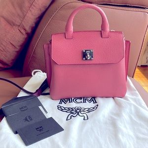 MCM  pink leather bag (like new)
